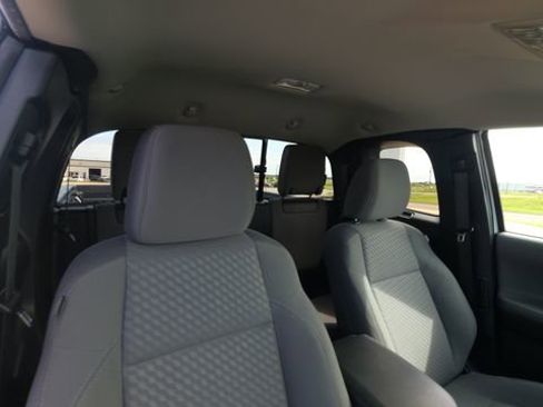 Used 2022 Toyota Tacoma SR5 AWD/4WD image 26