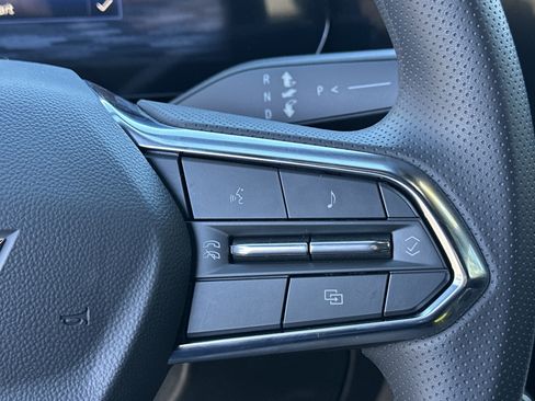 New 2025 Chevrolet Equinox EV LT image 23