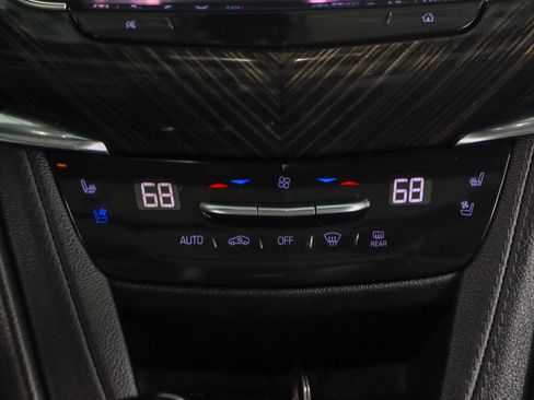 Used 2023 Cadillac XT6 Premium Luxury w/ Technology Package FWD image 20