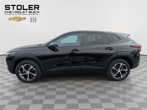 Used 2024 Chevrolet Trax RS w/ Sunroof Package image 2