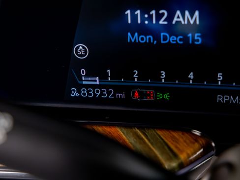 Used 2021 Cadillac Escalade Sport Platinum w/ LPO, ONYX Package image 13