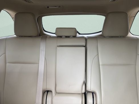 Used 2019 Toyota Highlander XLE FWD image 31