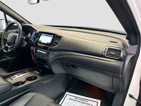 Used 2025 Honda Passport TrailSport image 29