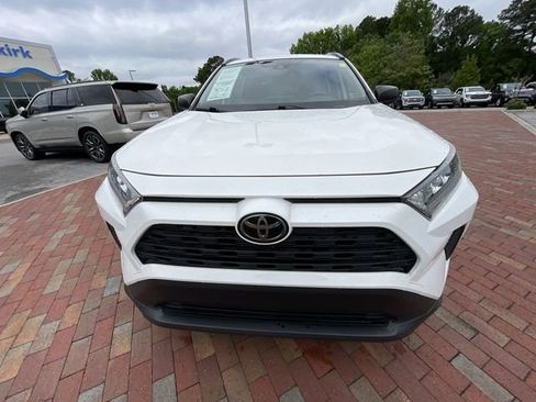 Used 2020 Toyota RAV4 LE FWD image 25