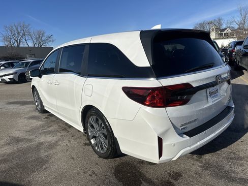 Certified 2025 Honda Odyssey Touring image 7