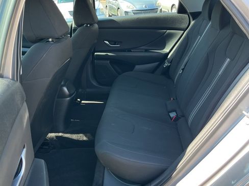 Used 2023 Hyundai Elantra SEL w/ Convenience Package image 13