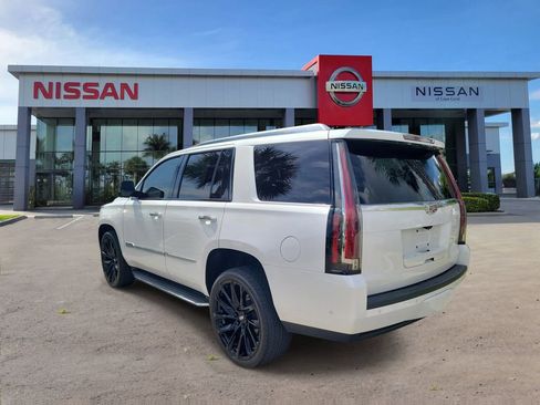 Used 2020 Cadillac Escalade Luxury RWD image 6