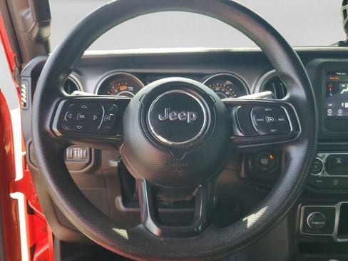 Used 2022 Jeep Wrangler Unlimited Sport AWD/4WD image 17