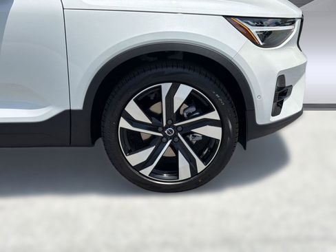 New 2026 Volvo XC40 B5 Ultra w/ Climate Package AWD/4WD image 11