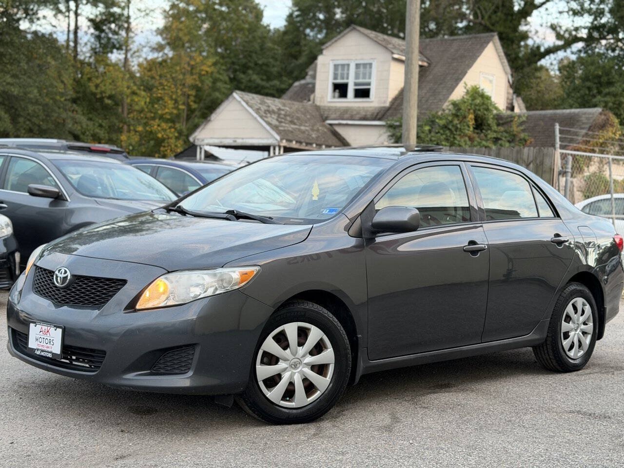 Used 2009 Toyota Corolla LE FWD image 2