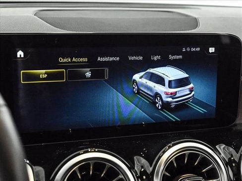 Used 2022 Mercedes-Benz GLB 250 4MATIC image 16