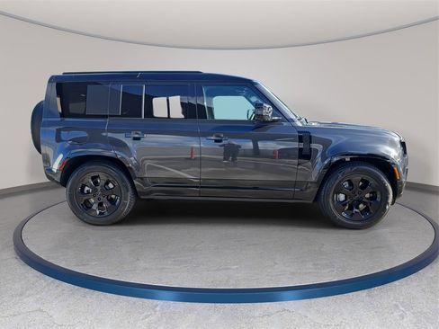 New 2026 Land Rover Defender 110 X-Dynamic SE image 4