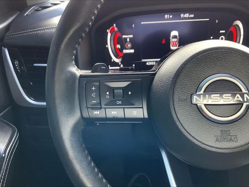 Used 2024 Nissan Rogue Platinum FWD image 24