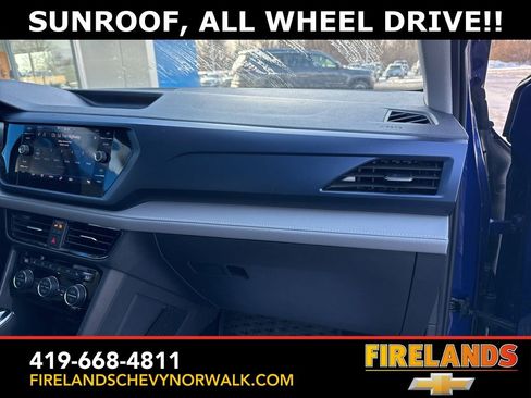 Used 2024 Volkswagen Taos SE w/ Panoramic Sunroof Package image 26