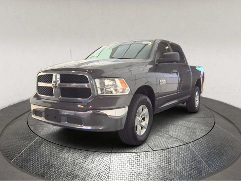 Used 2021 RAM 1500 Classic SLT AWD/4WD image 3