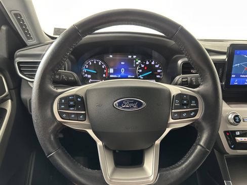 Certified 2021 Ford Explorer XLT w/ Equipment Group 202A image 12