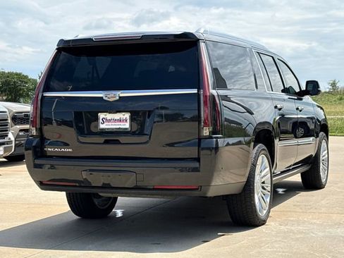 Used 2019 Cadillac Escalade ESV Platinum AWD/4WD image 8