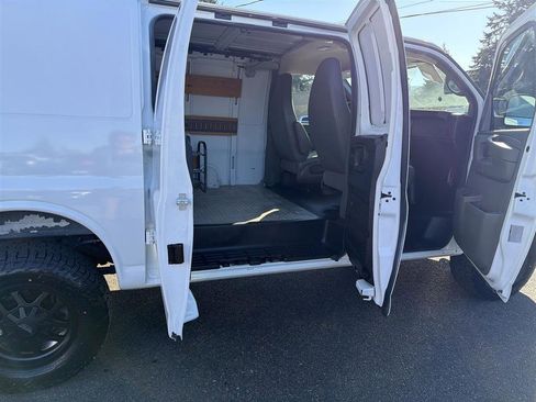 Used 2011 Chevrolet Express 1500 AWD w/ Power Package image 11