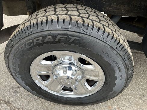 Used 2018 RAM 2500 Tradesman w/ Chrome Appearance Group AWD/4WD image 17