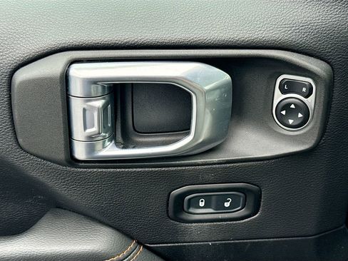 Used 2021 Jeep Gladiator Mojave AWD/4WD image 19