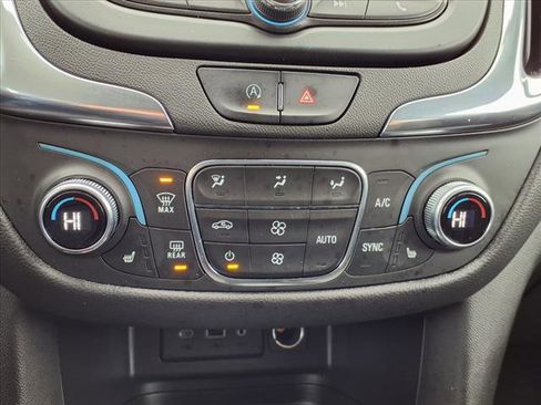 Used 2023 Chevrolet Equinox LT image 17