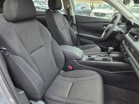 Used 2025 Honda Accord SE image 32