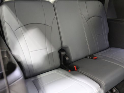 Used 2024 Buick Enclave Premium AWD/4WD image 23