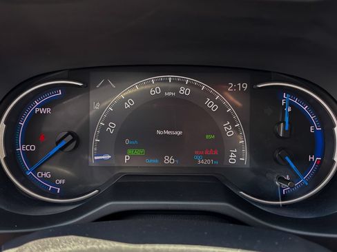 Used 2025 Toyota RAV4 LE AWD/4WD image 28