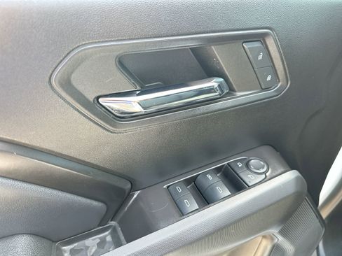 Used 2024 Chevrolet Colorado LT w/ LT Convenience Package III RWD image 13