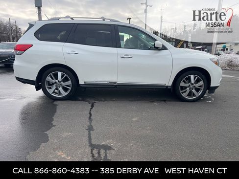 Used 2015 Nissan Pathfinder Platinum w/ Family Entertainment Package image 6