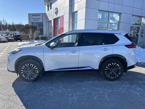 Certified 2025 Nissan Rogue Platinum w/ Tech Package AWD/4WD image 5