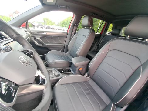 Used 2024 Volkswagen Tiguan SEL R-Line AWD/4WD image 15