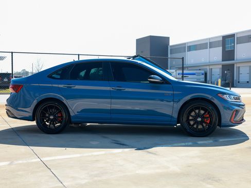 Used 2025 Volkswagen Jetta GLI Autobahn image 18