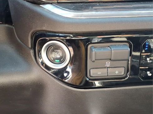 Used 2025 Chevrolet Silverado 2500 LTZ w/ LTZ Premium Package image 12