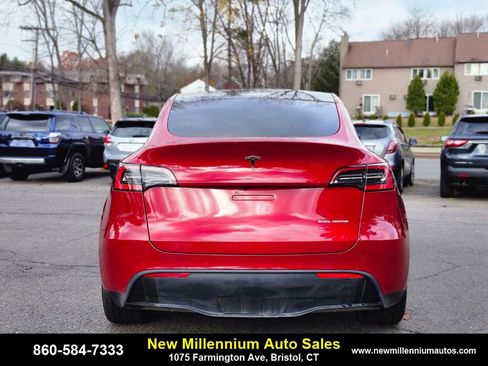 Used 2020 Tesla Model Y Long Range image 4