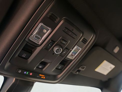 Used 2021 GMC Yukon Denali image 24