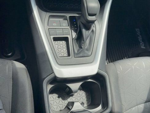 Used 2019 Toyota RAV4 XLE FWD image 23