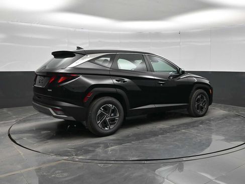 New 2026 Hyundai Tucson Blue SE FWD image 8