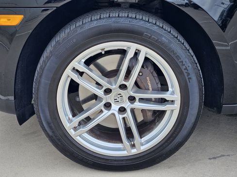 Certified 2021 Porsche Macan AWD/4WD image 14