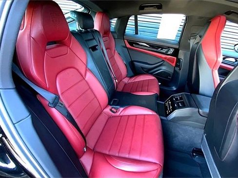 Used 2025 Porsche Panamera 4 image 39