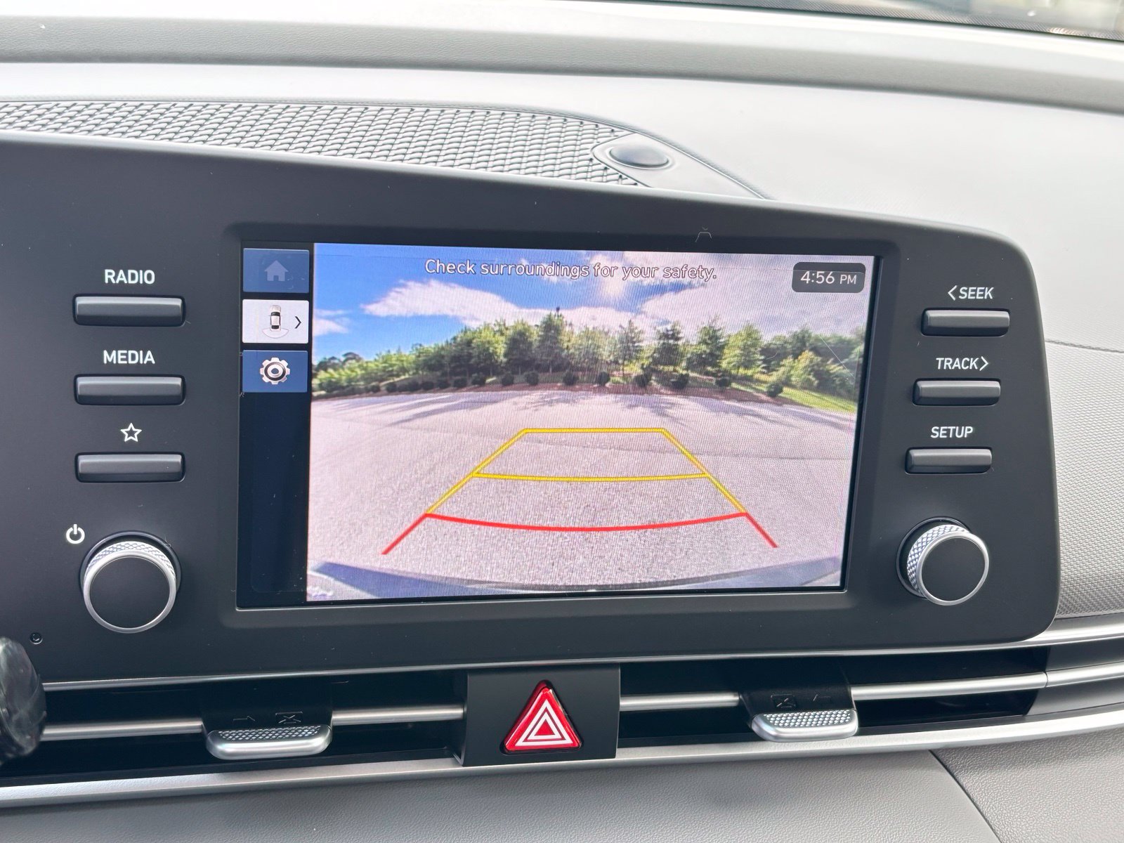 New 2026 Hyundai Elantra SE FWD image 18