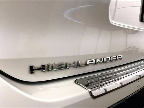 Used 2021 Toyota Highlander Limited AWD/4WD image 13