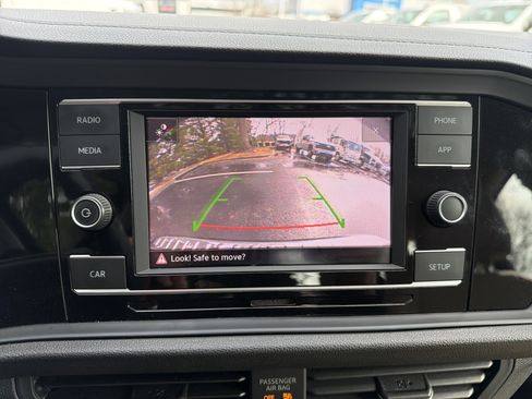 Used 2019 Volkswagen Jetta SE w/ Cold Weather Package image 24