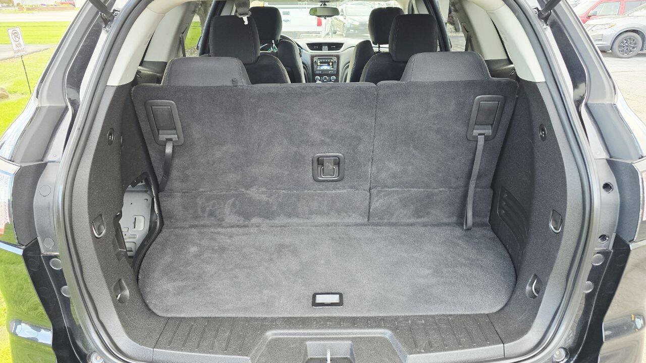 Used 2016 Chevrolet Traverse LT w/ Style and Technology Package FWD image 13