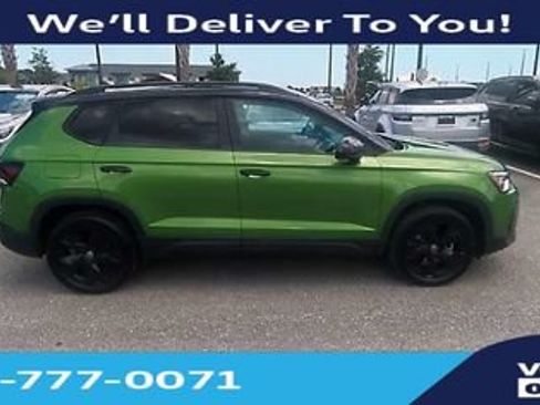 Used 2025 Volkswagen Taos SE FWD image 35