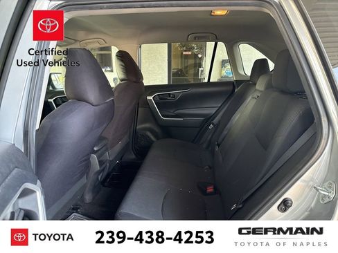 Used 2021 Toyota RAV4 LE FWD image 16