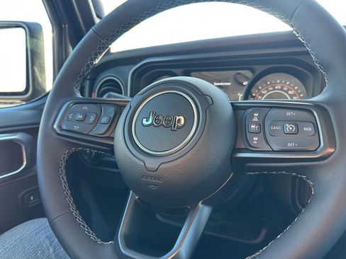 New 2026 Jeep Wrangler Rubicon w/ Technology Group image 25