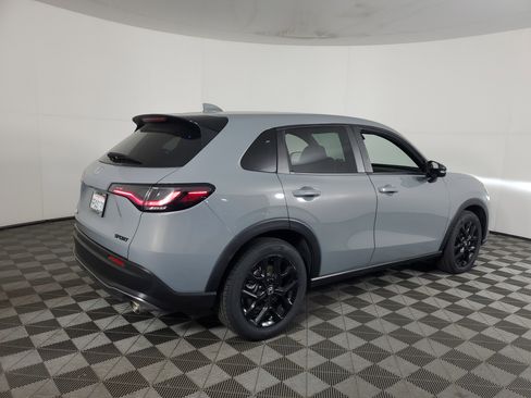 Used 2025 Honda HR-V Sport image 4
