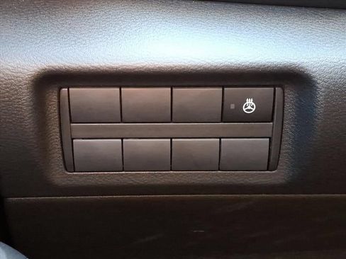 Used 2023 Nissan Kicks SR w/ SR Premium Package FWD image 11