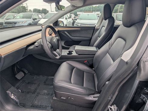 Used 2022 Tesla Model Y Long Range AWD/4WD image 18